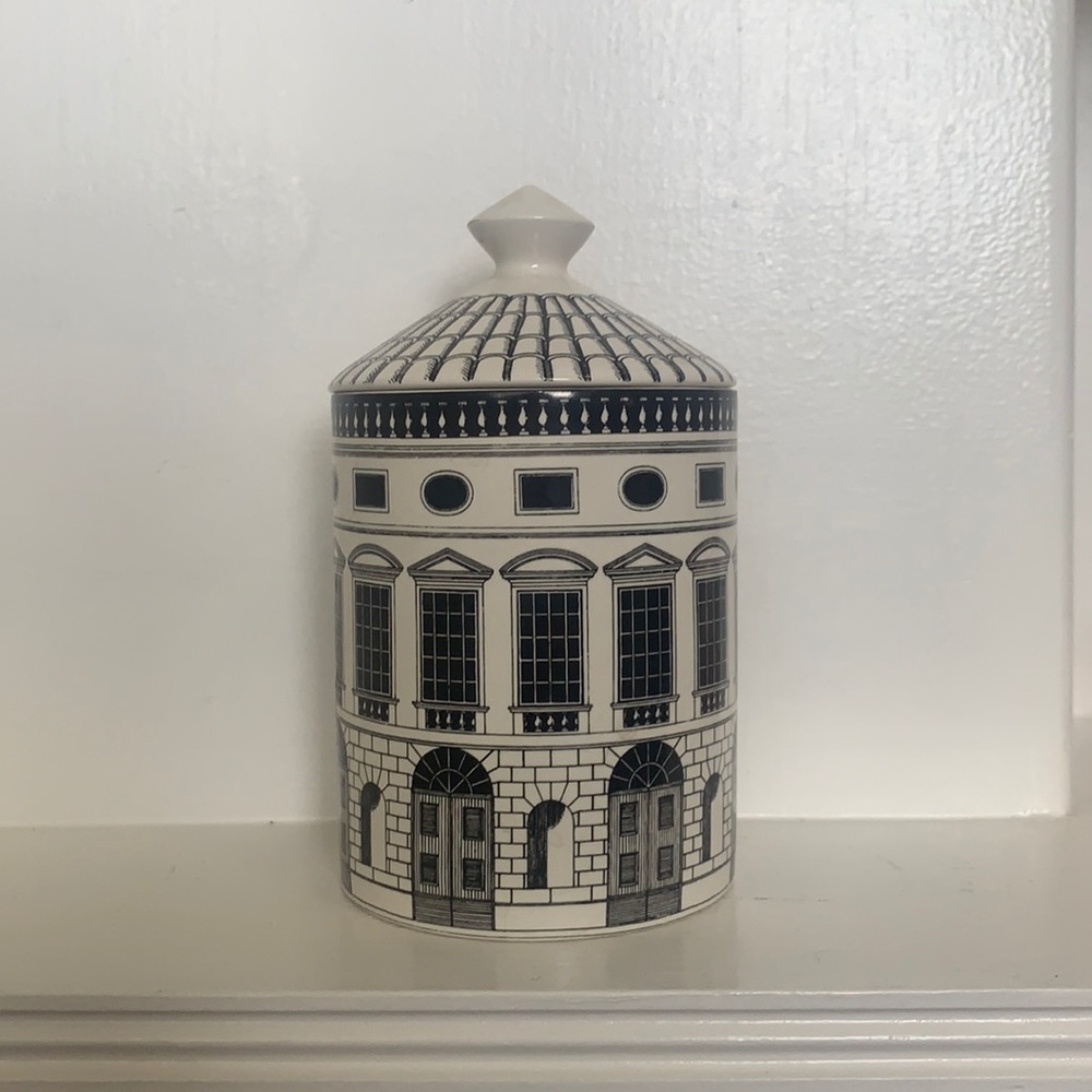 Fornasetti Architettura Candle, Otto scent